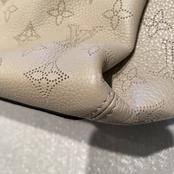 Louis Vuitton Mahina Babylone Chain BB - Picture 5 of 6